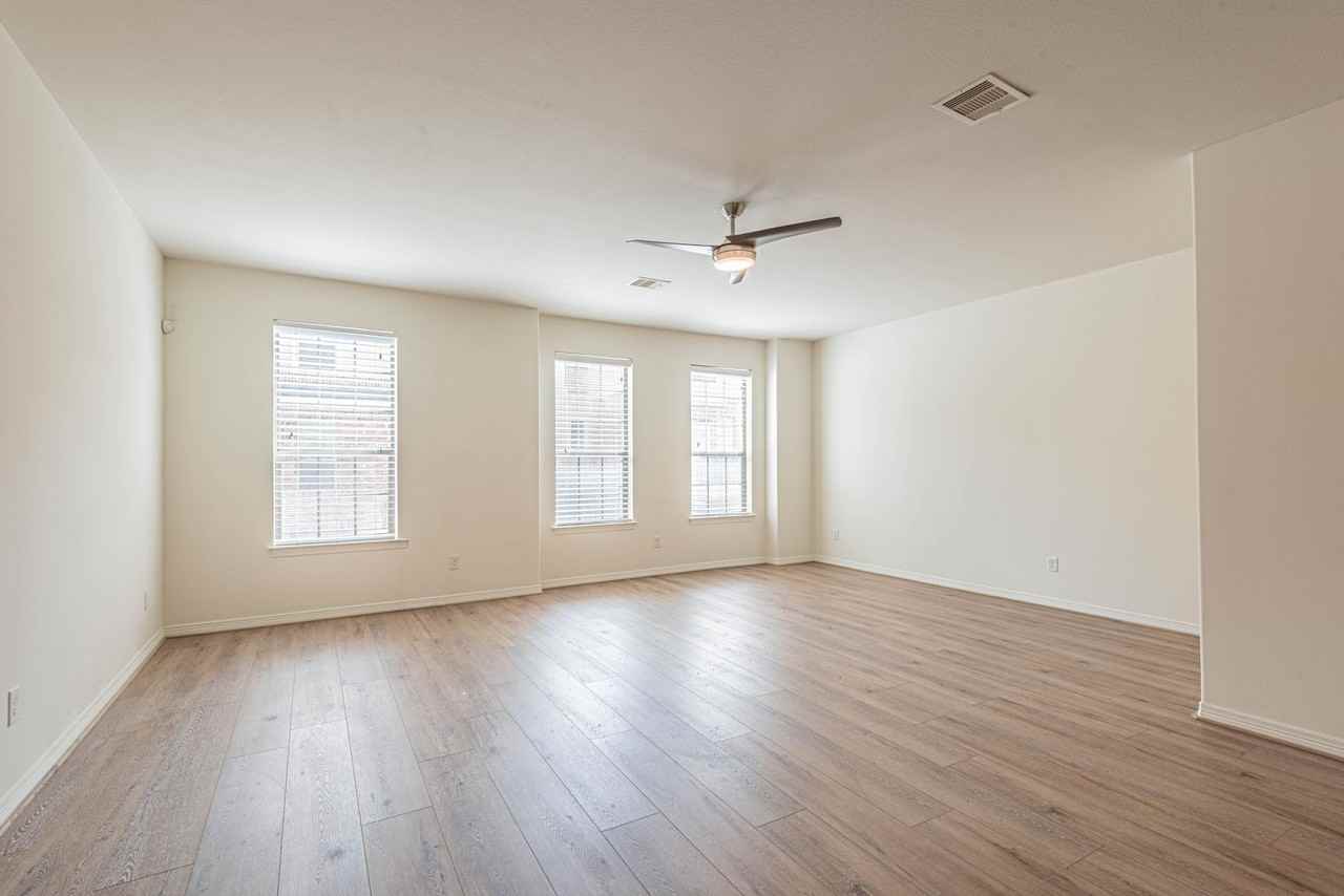 8117 Verton Creek Lane - Photo 3 of 22