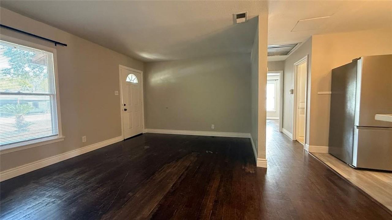 4412 S 2nd St - Photo 4 of 31