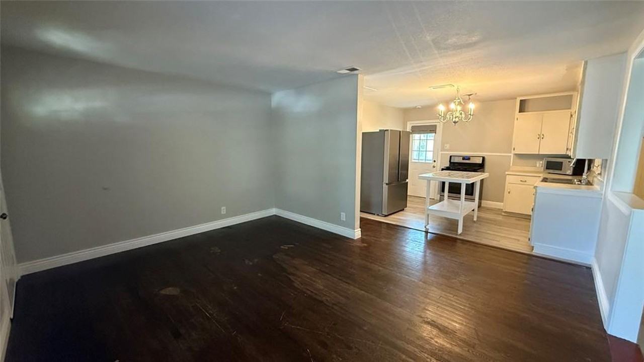 4412 S 2nd St - Photo 5 of 31