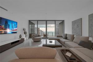 featured image of Biscayne Blvd Way & SE 2nd Ave