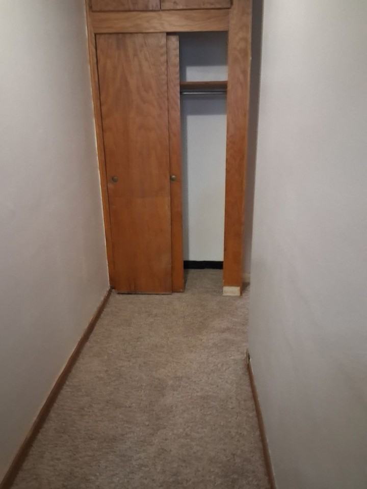 2637 Stillwater Rd E - Photo 4 of 8