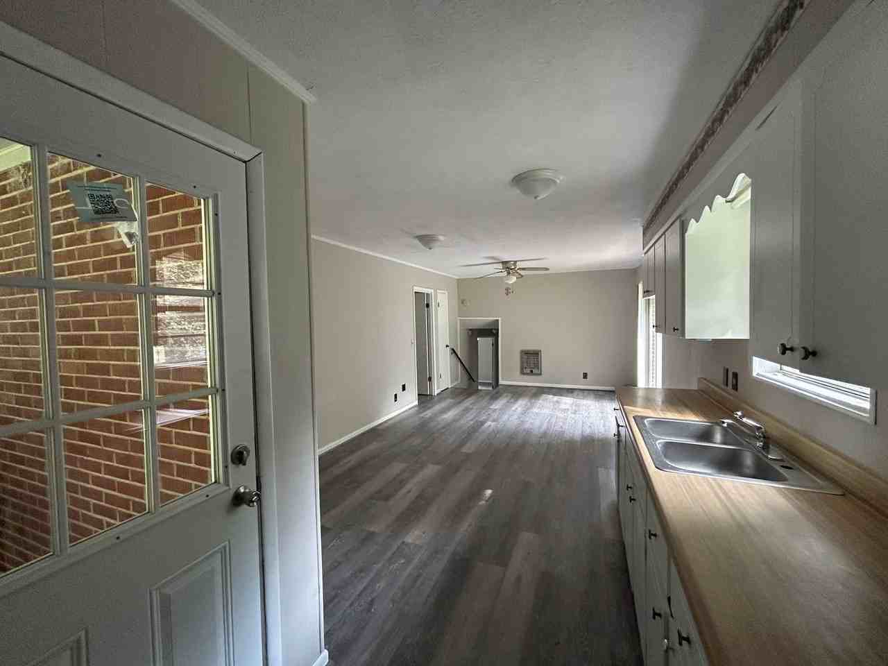 310 W 6th St - Photo 2 of 17