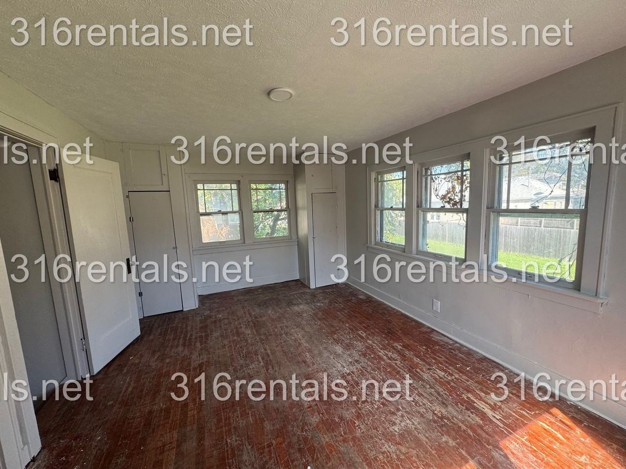 616 North Walnut Street - Photo 4 of 8