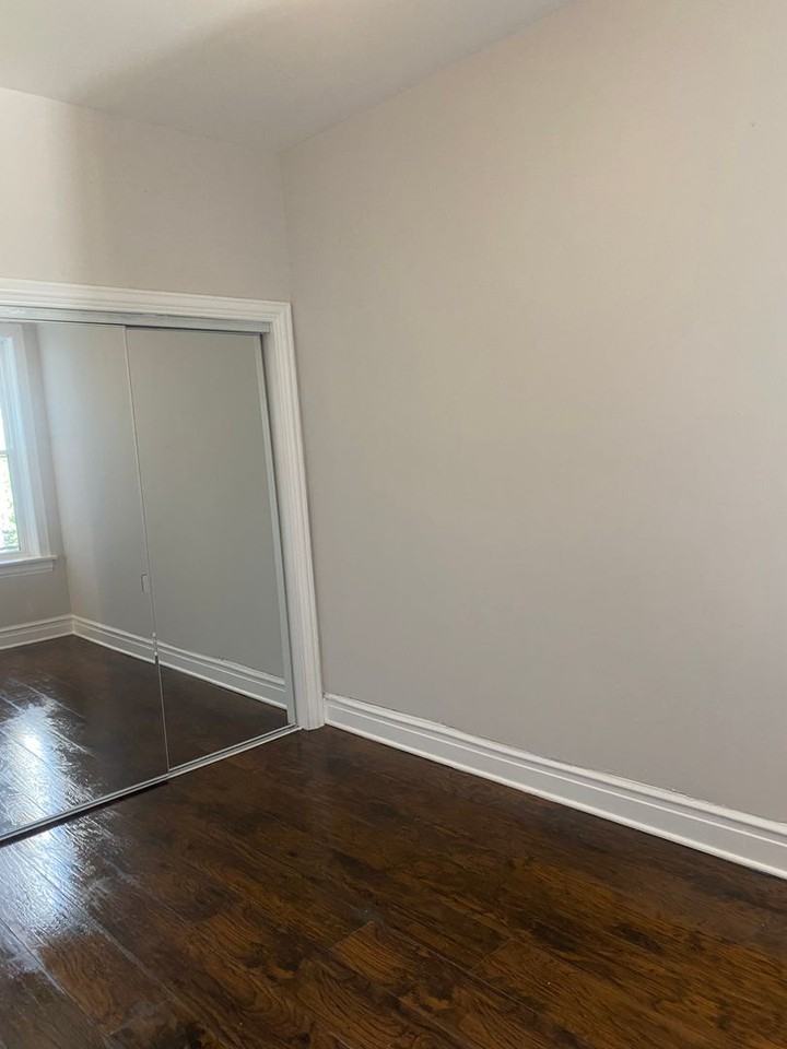 3245 W. 23rd - Photo 5 of 18