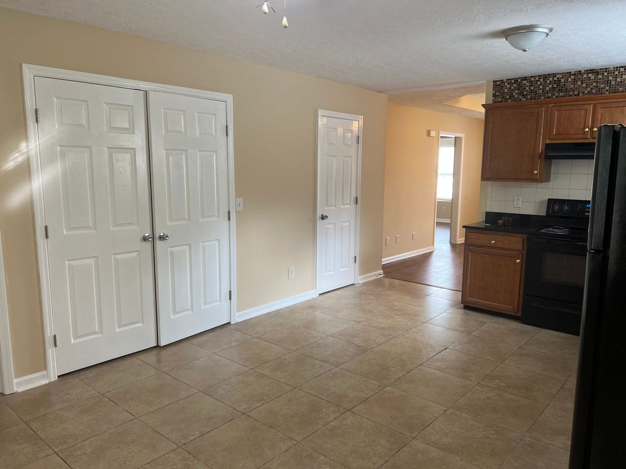 2049 Williams Valley Dr - Photo 6 of 15