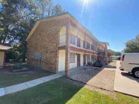 Acadian Villa Apartments - Photo 1 of 1