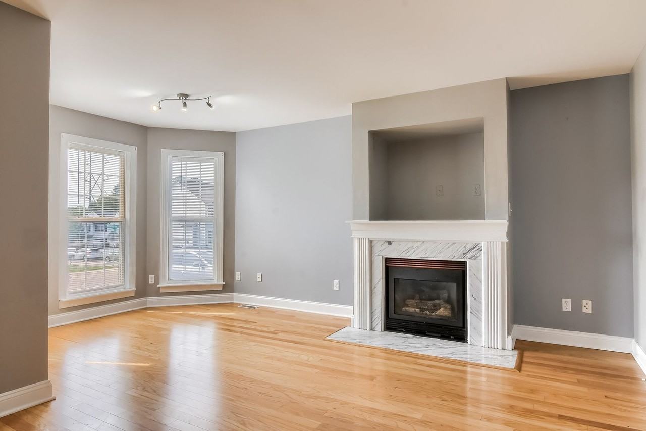 4900 Windsprint Way - Photo 4 of 25