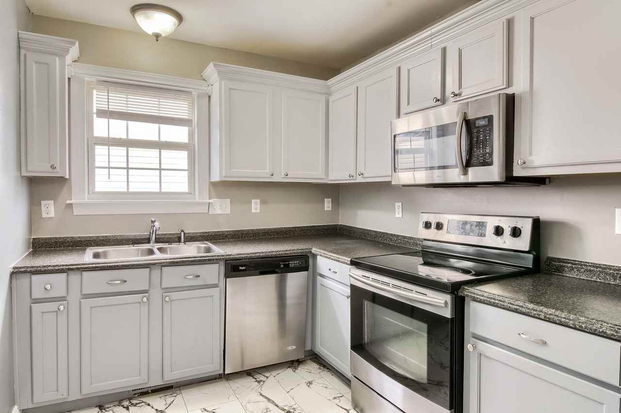 4900 Windsprint Way - Photo 6 of 25