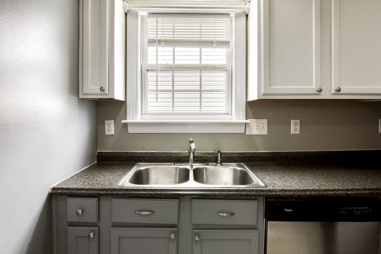 4900 Windsprint Way - Photo 7 of 25