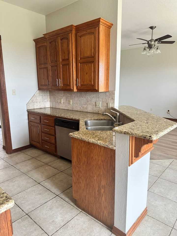 5306 Sw Tyler Ave - Photo 5 of 36