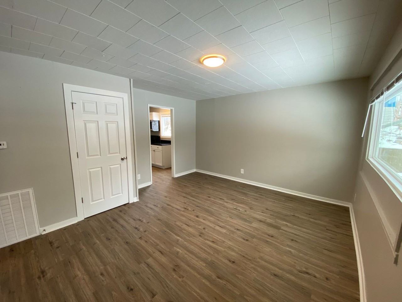 2233 N 39th St - Photo 2 of 20