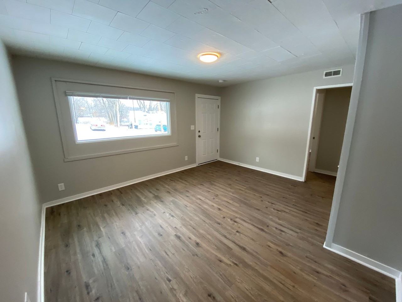 2233 N 39th St - Photo 3 of 20