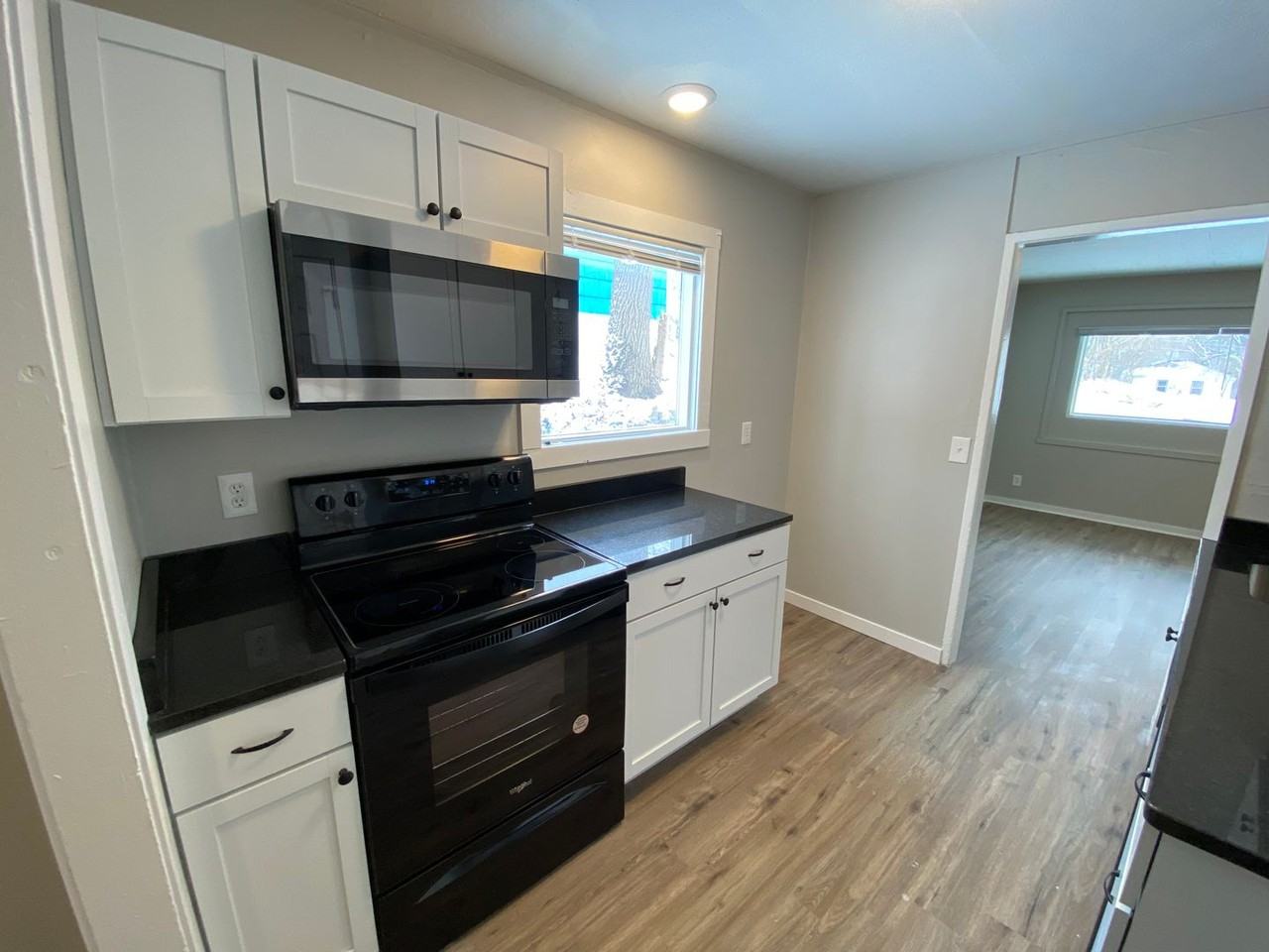 2233 N 39th St - Photo 4 of 20