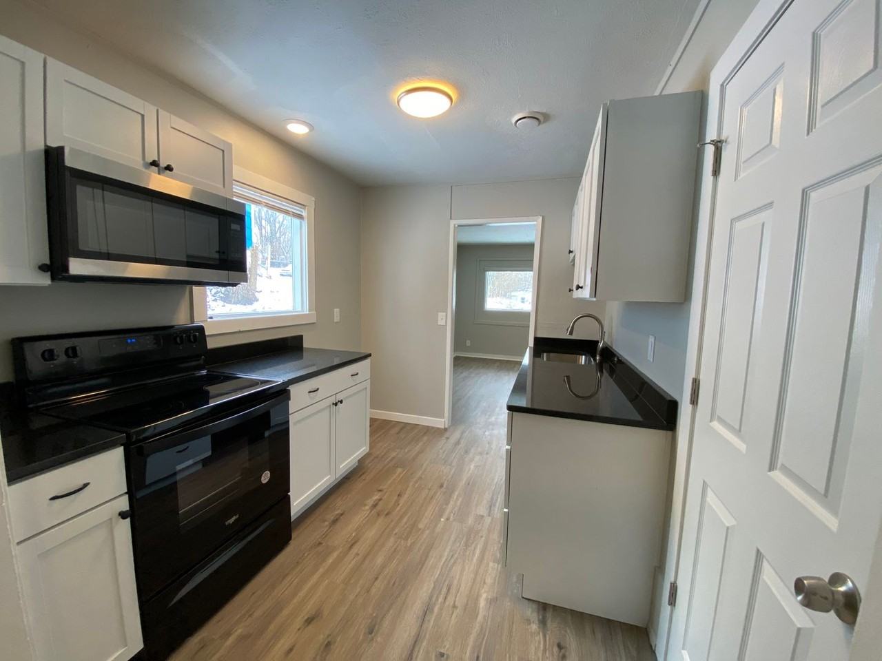 2233 N 39th St - Photo 6 of 20