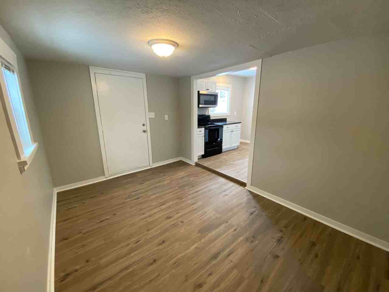 2233 N 39th St - Photo 7 of 20