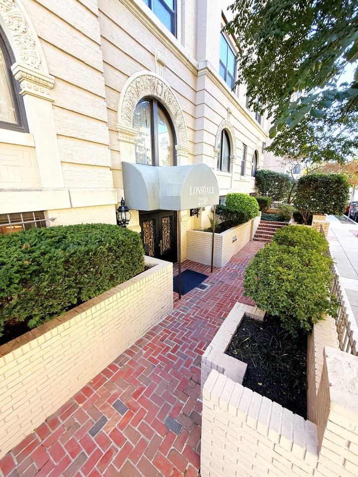 2138 California St Nw - Photo 3 of 27