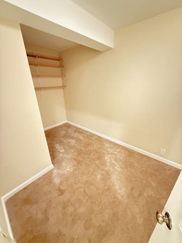 2138 California St Nw - Photo 5 of 27
