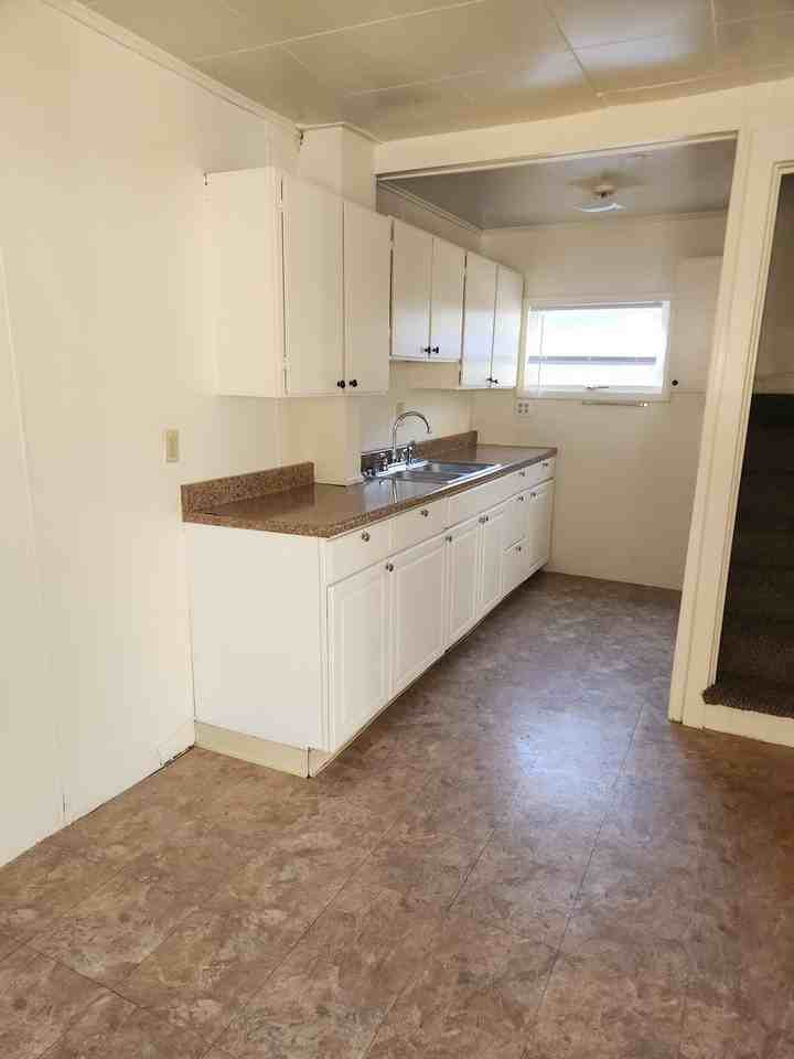 1839 Wheeler St - Photo 2 of 11