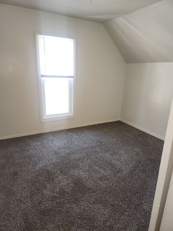 1839 Wheeler St - Photo 7 of 11