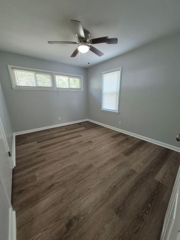 2222 Chester St - Photo 7 of 9