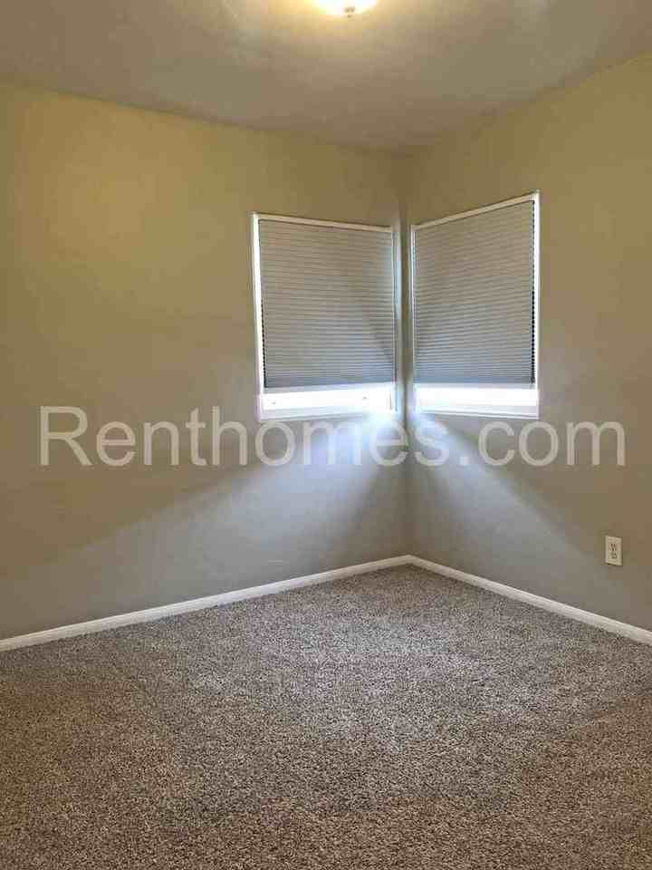 2758 Hornblend Street - Photo 5 of 7