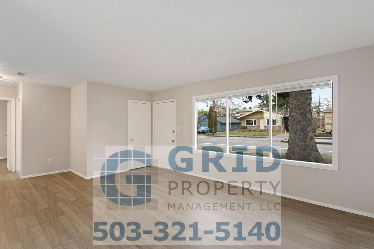 10048 Se Harold St - Photo 2 of 31