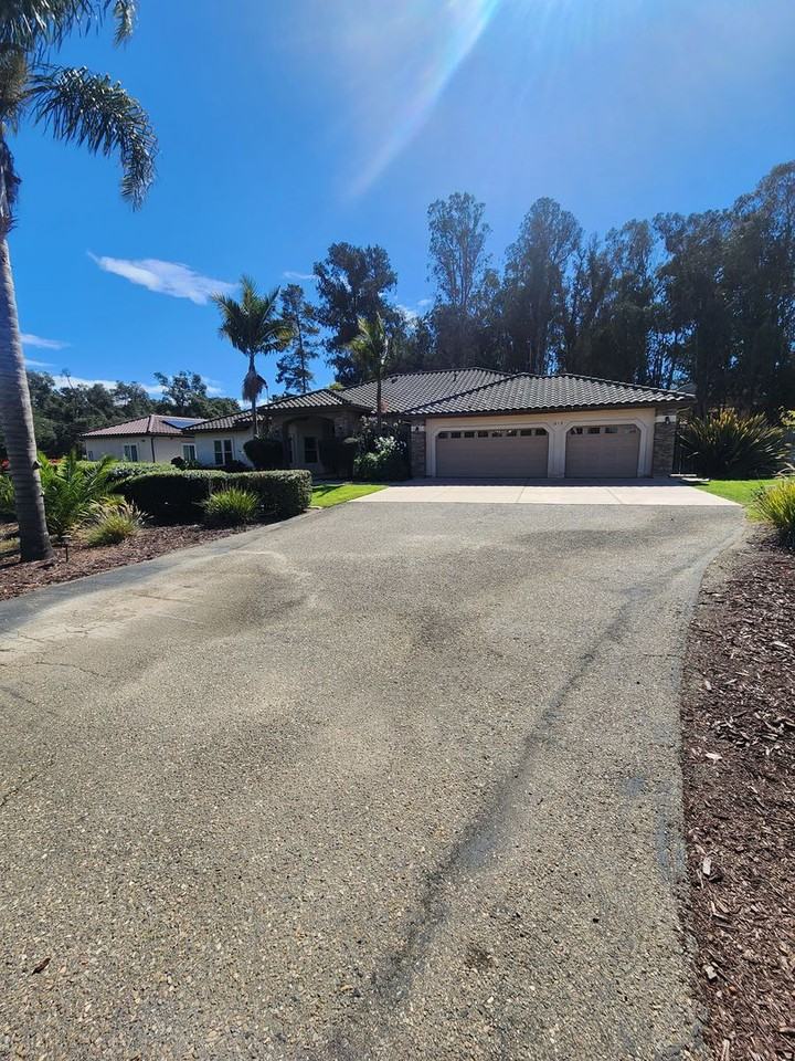 815 Live Oak Ridge Rd - Photo 2 of 50