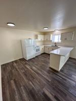 featured image of 738 W 11th St