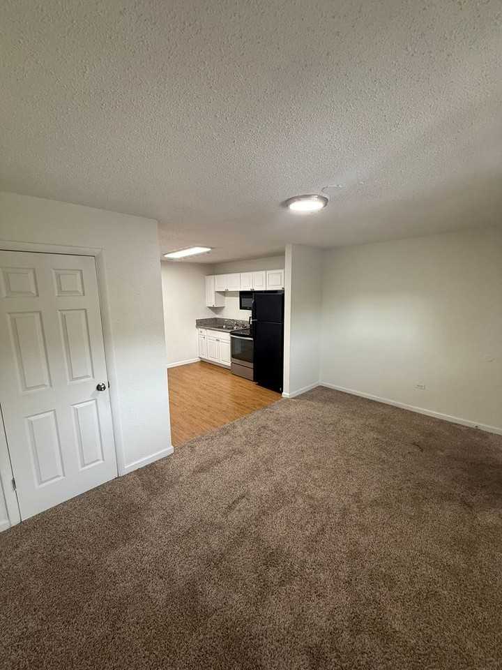 721 Depew St #10 - Photo 3 of 6