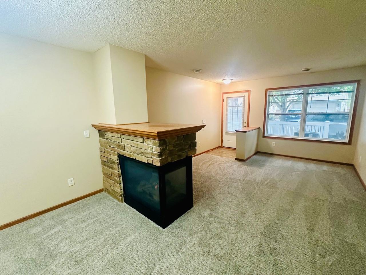 10833 Kingsfield Lane - Photo 2 of 19