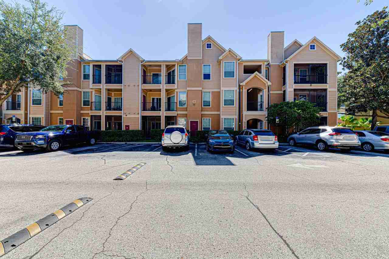 1995 Erving Cir #206