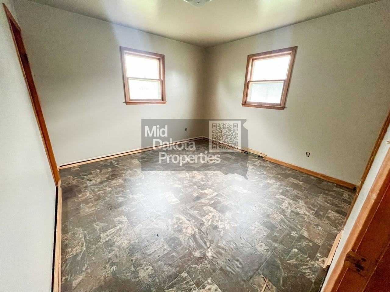 602 E Ash St - Photo 4 of 7