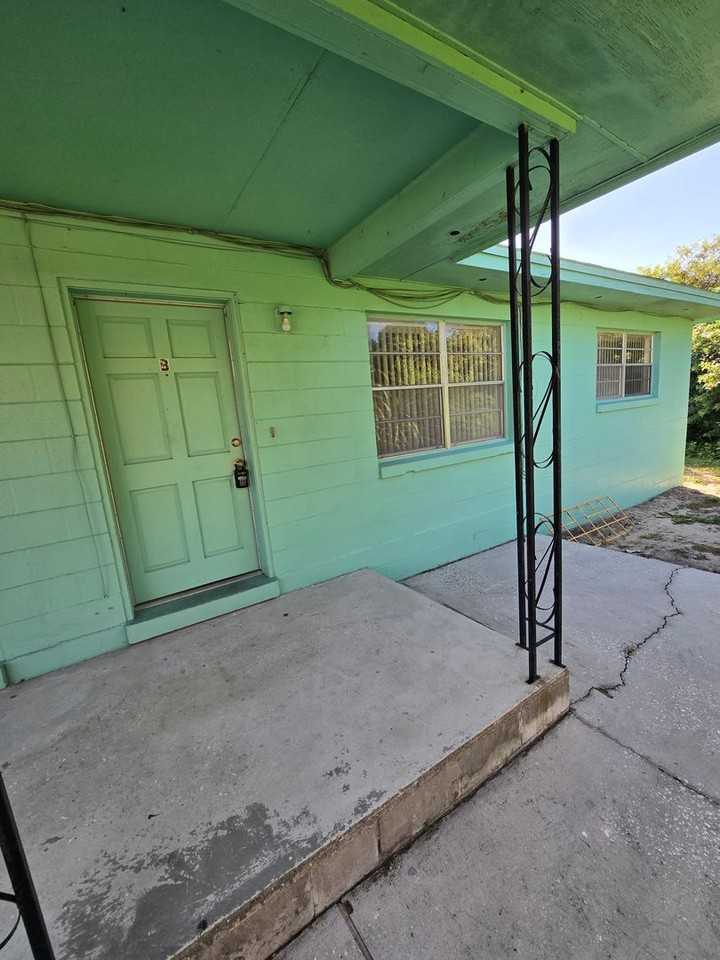 620 Avenue Y Ne - Photo 2 of 20