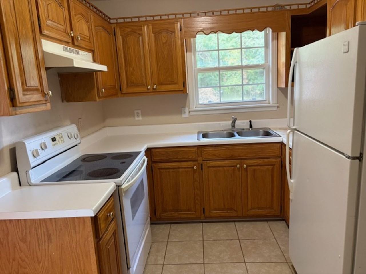 717B N Highland Ave - Photo 7 of 11