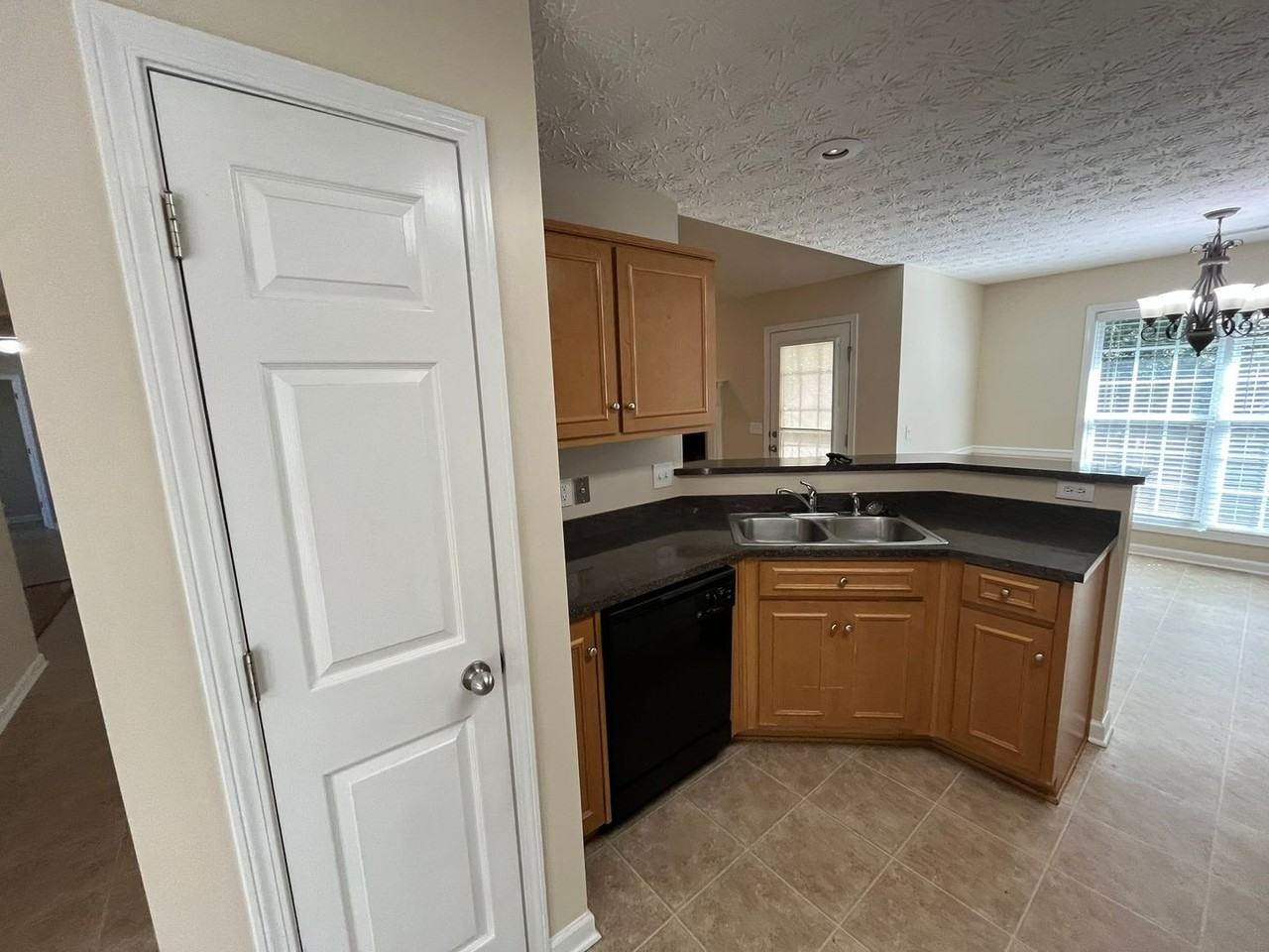 14 Brentwood Dr - Photo 3 of 31
