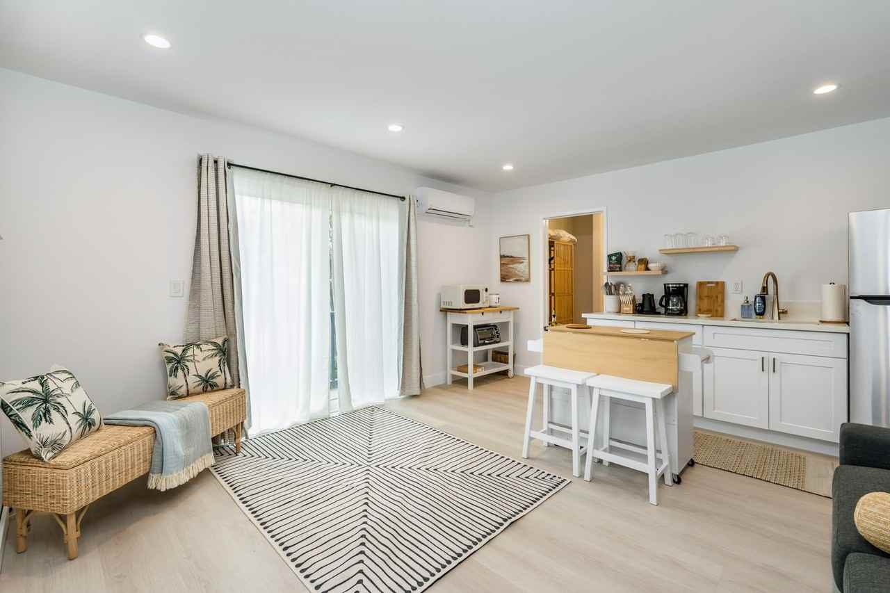 16 Fleet St - Move In Special! - Photo 2 of 14
