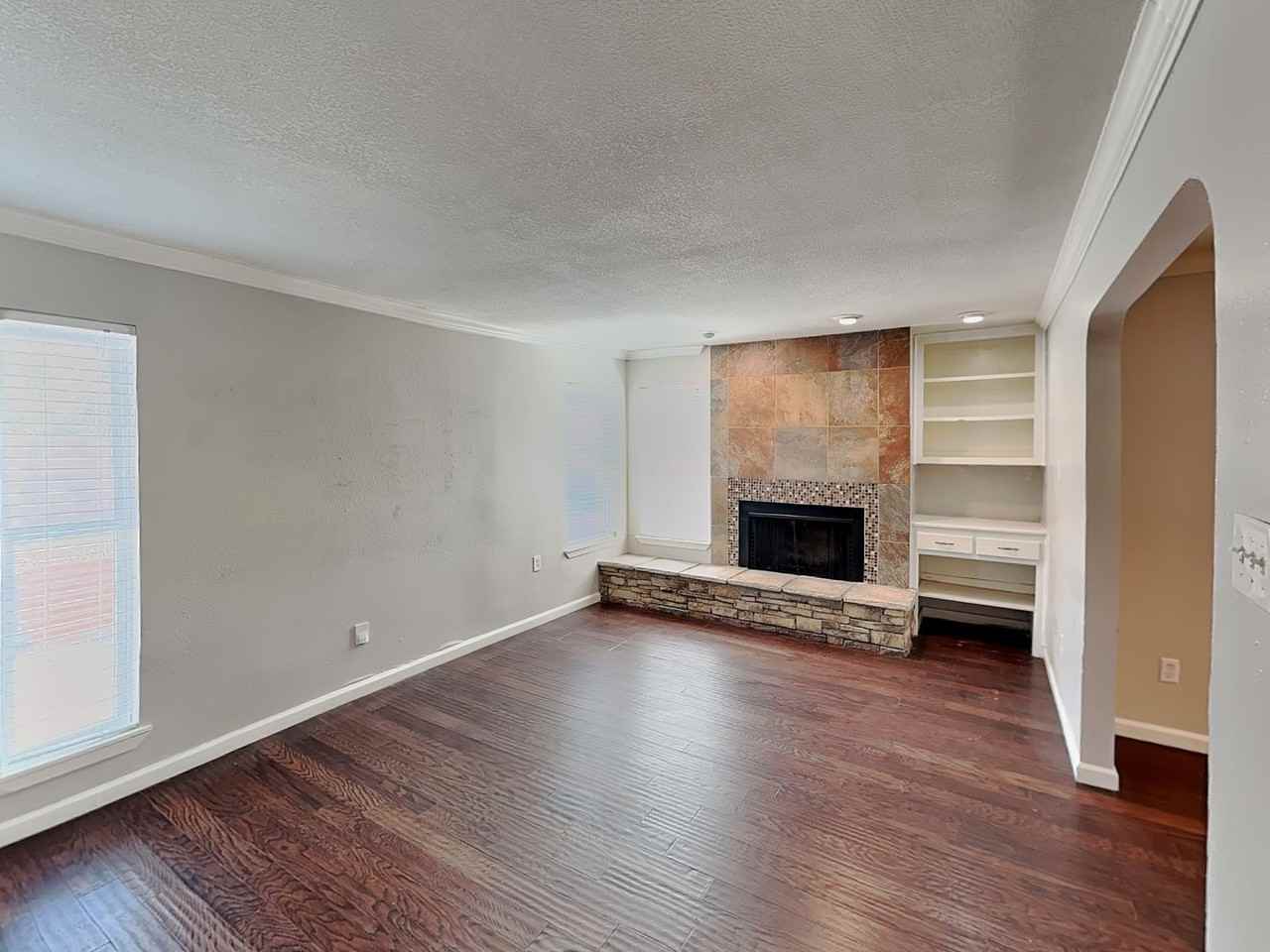 2201 Park Hill Dr - Photo 2 of 23