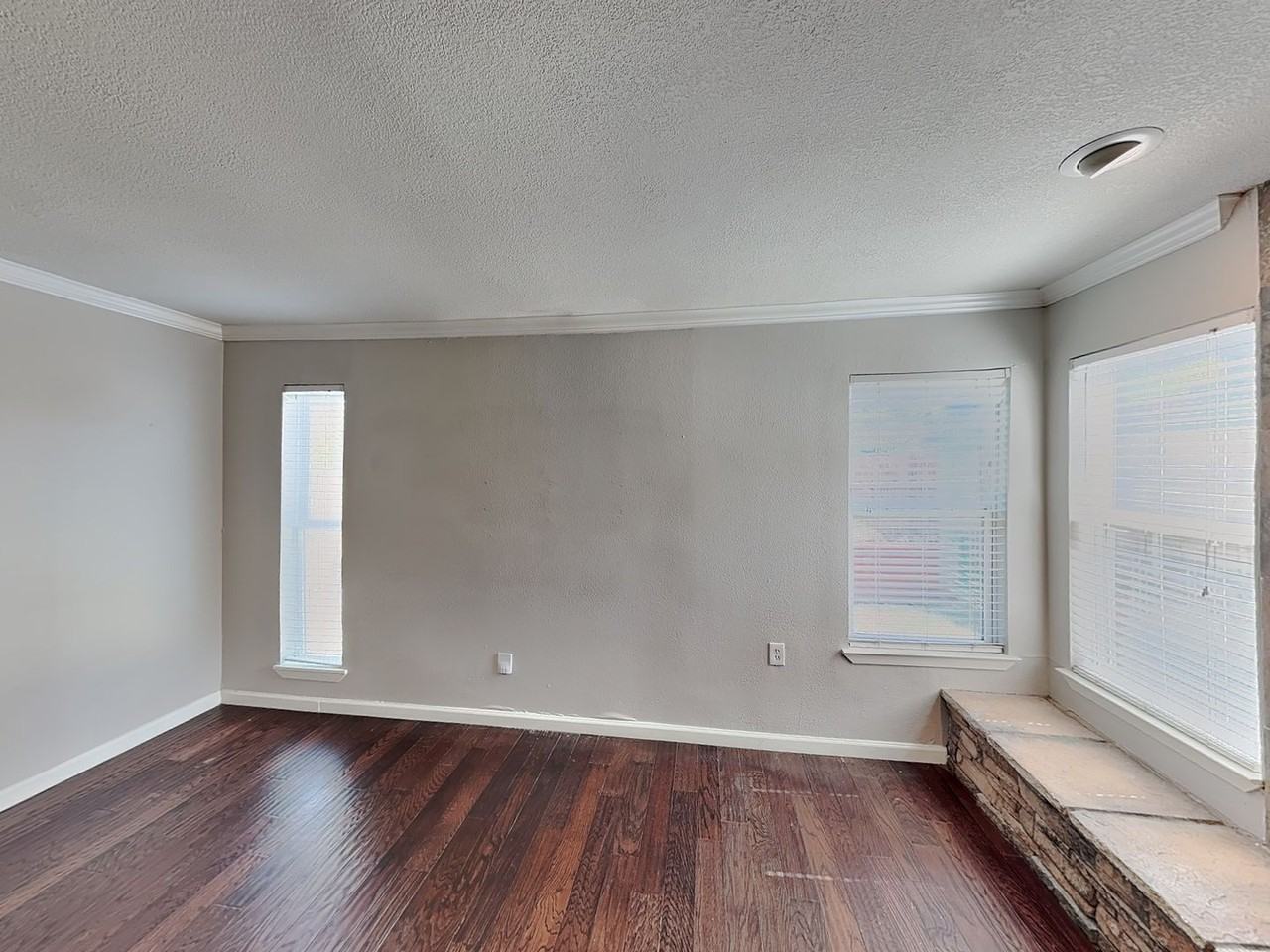 2201 Park Hill Dr - Photo 3 of 23