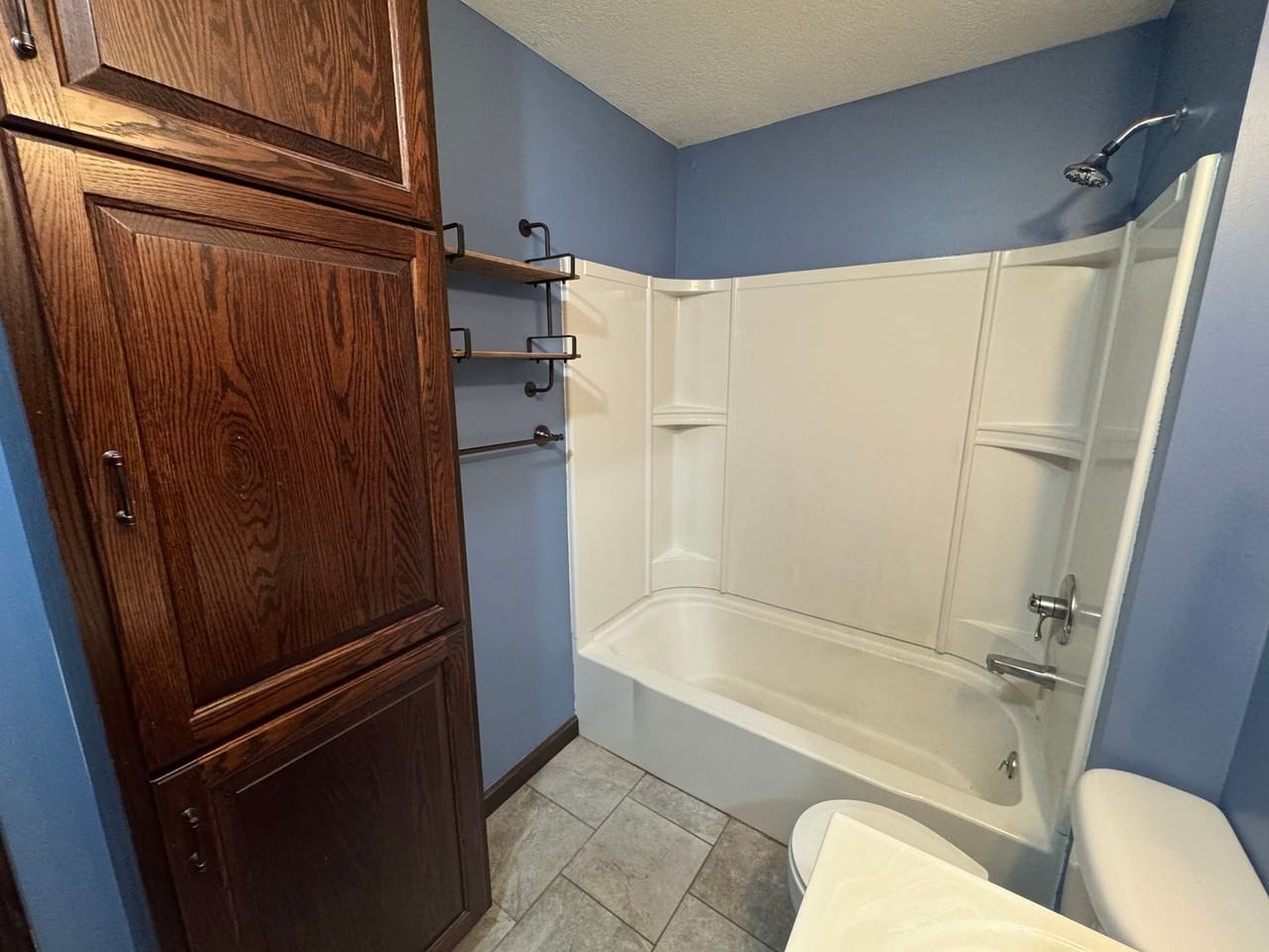 242 S Market St - Photo 6 of 8