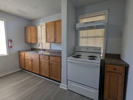 featured image of 519 E 9th St