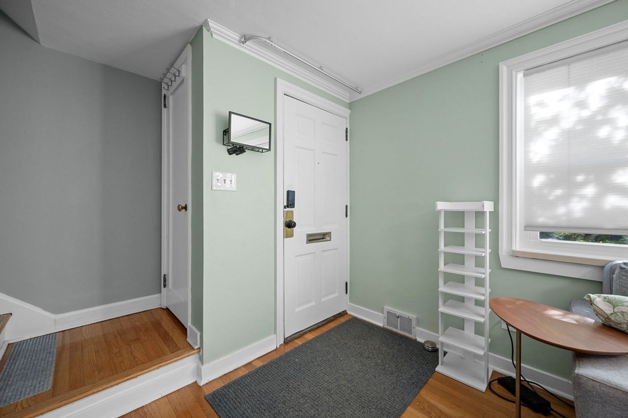 1051 Maple Heights Ct - Photo 3 of 35