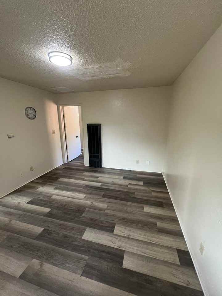 1168 Nevada Ave - Photo 3 of 26