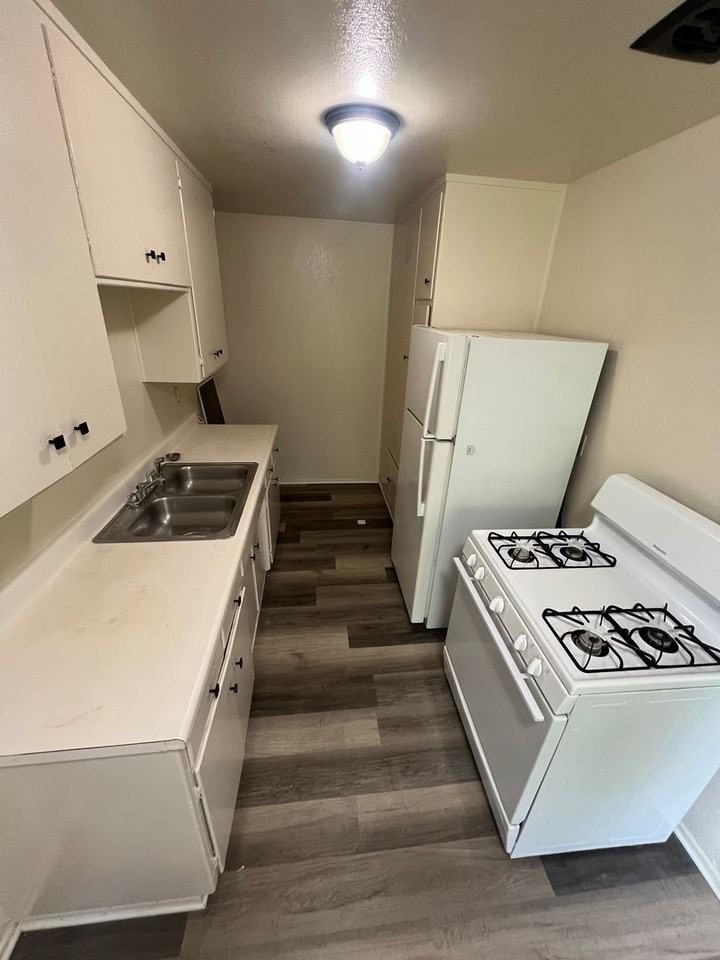 1168 Nevada Ave - Photo 6 of 26