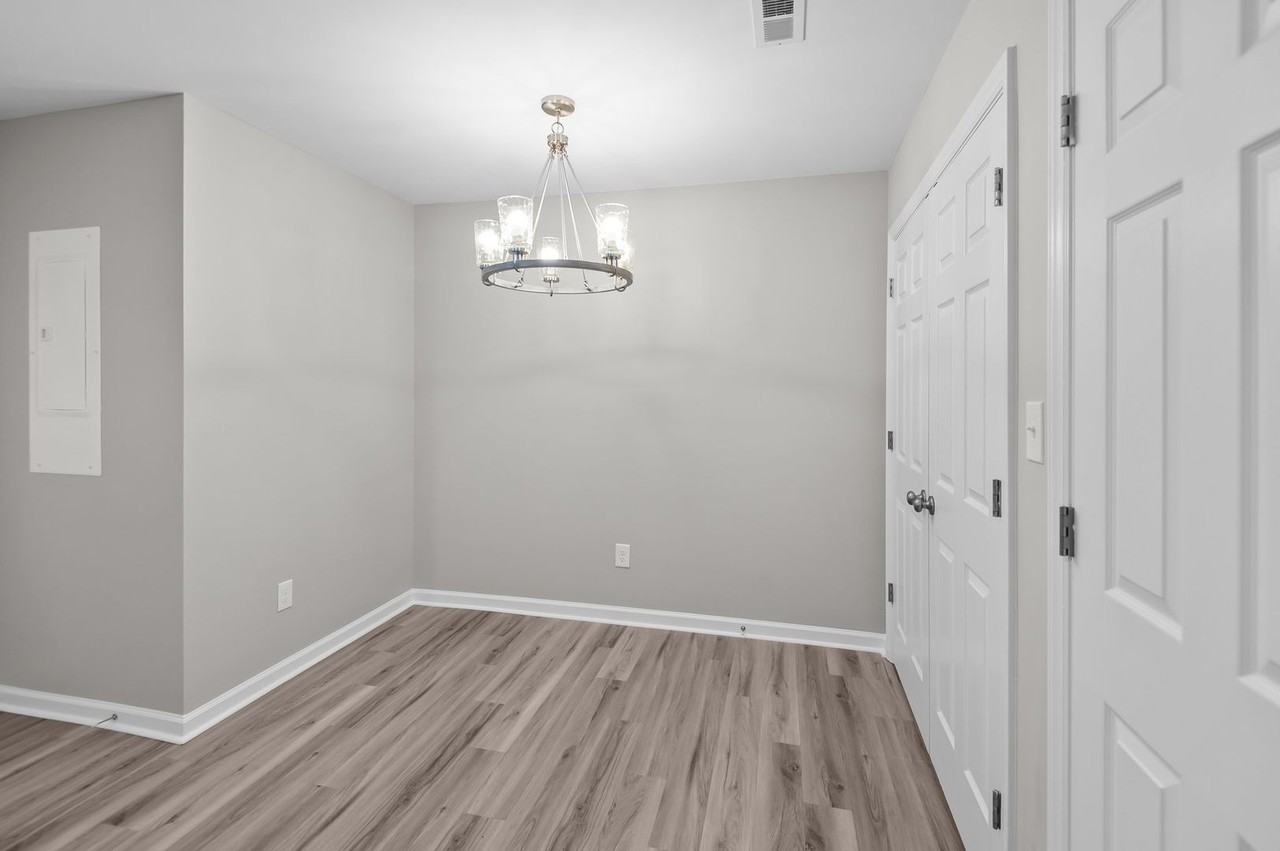 1260 Cross Creek Cir - Photo 5 of 12