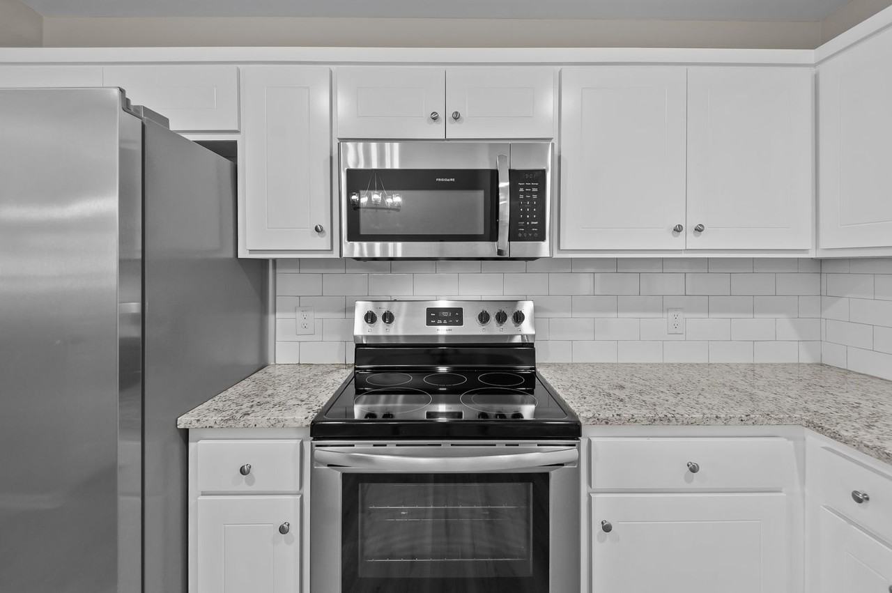 1260 Cross Creek Cir - Photo 7 of 12