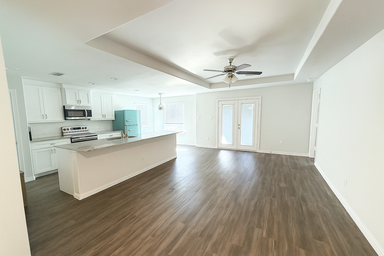 228 Teakwood Dr - Photo 4 of 23