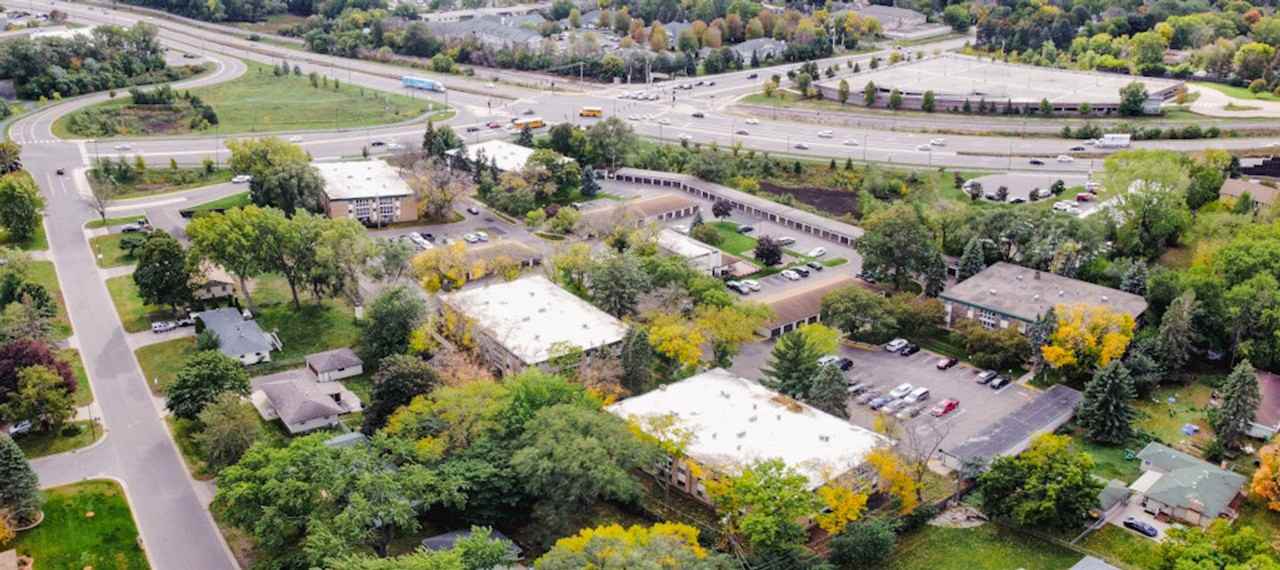 The Groves Apartments - Photo 3 of 50