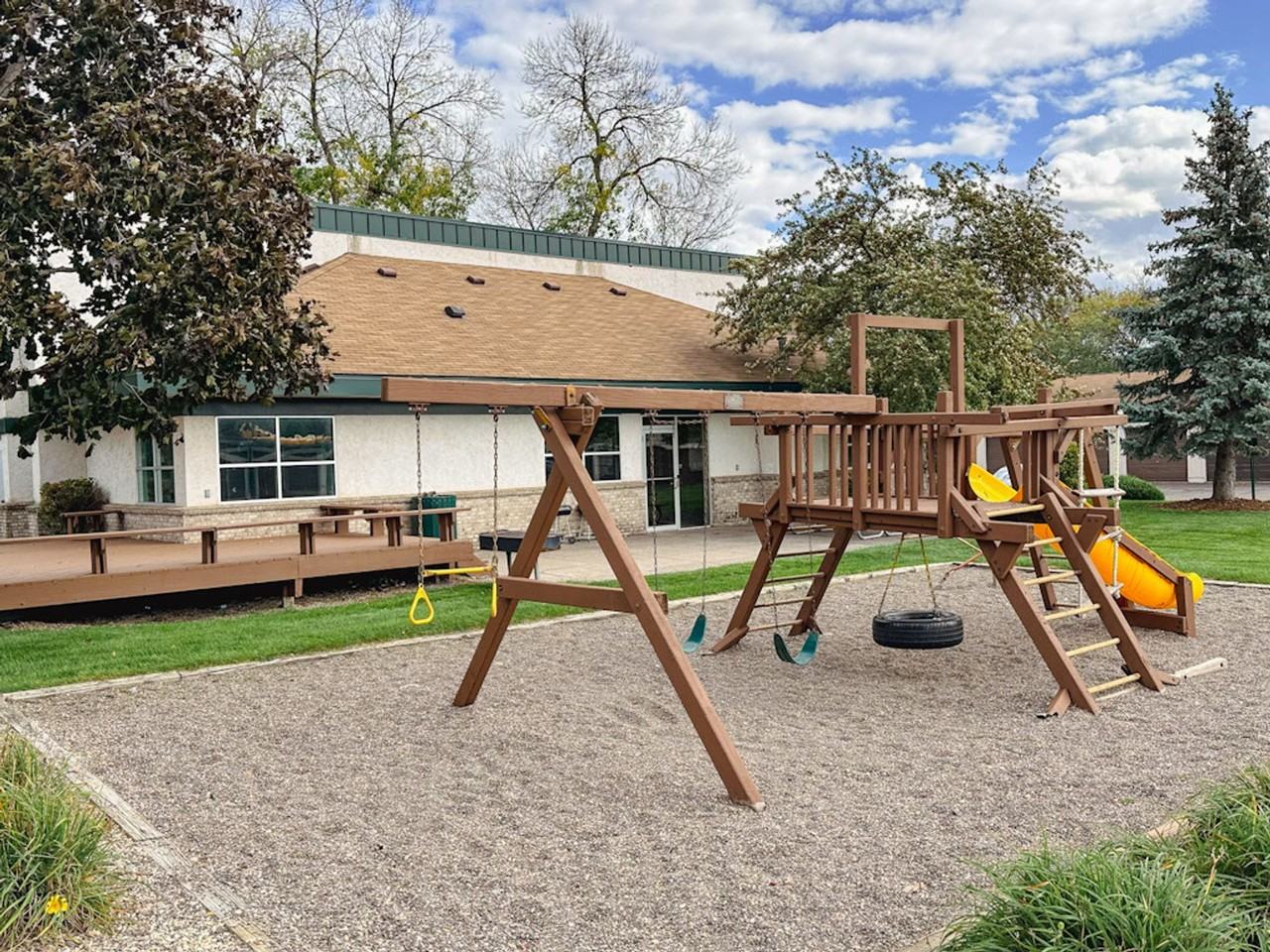 The Groves Apartments - Photo 4 of 50