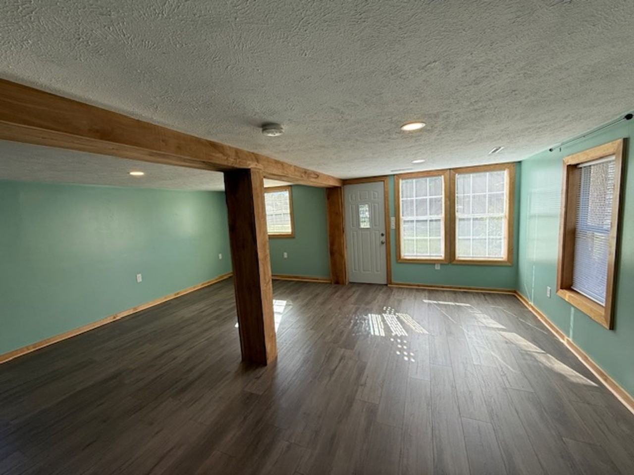 1214 W Rogers St - Photo 3 of 12