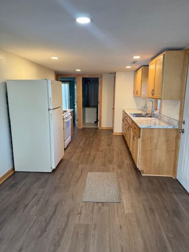 1214 W Rogers St - Photo 5 of 12
